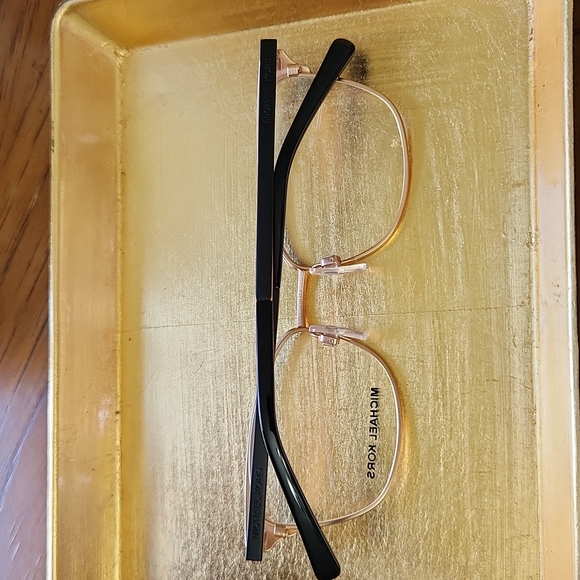 MK3012 1113 Matte Blk/Gold - Picture 2 of 3